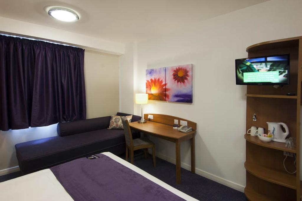 Premier Inn Braintree - A120 Exterior photo